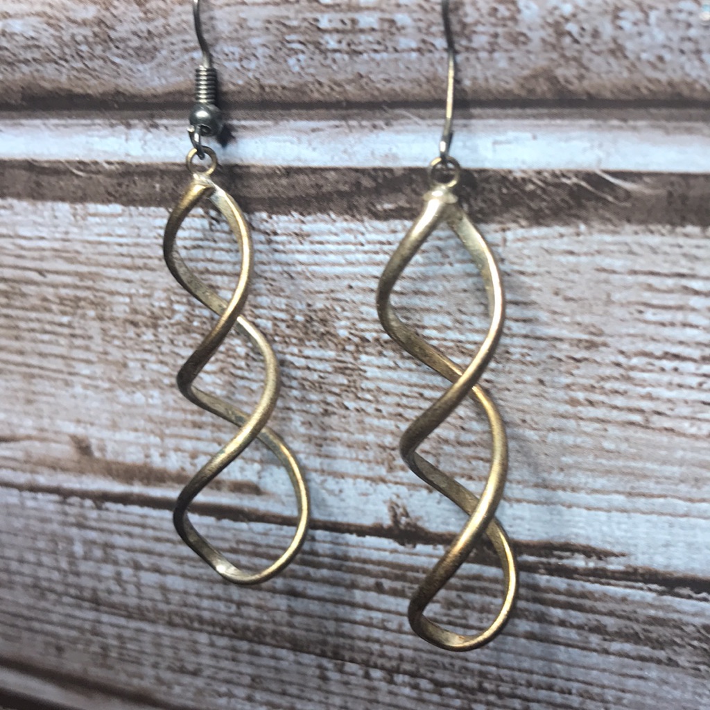 Spherical Twisted Loop Dangling Earring